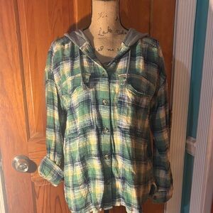 Women’s SO M Plaid Button-Up Shirt with Hood